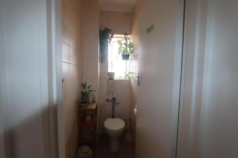 2 Bedroom Property for Sale in Claremont Western Cape